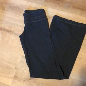 Lululemon Groove Yoga Pants. Size 6